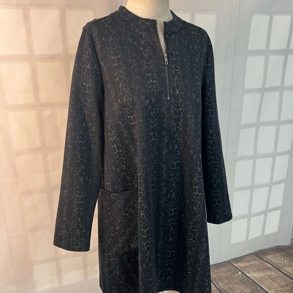 Ruti Black Long Sleeve Zip Neckline Casual Shift Dress With Pockets Size 1 or s/ - Picture 2 of 13